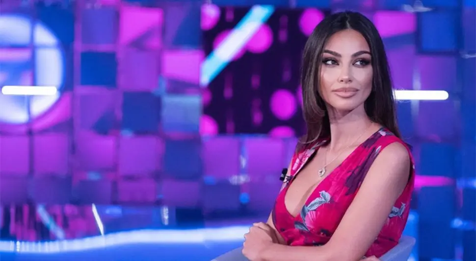 642ef5d0cad83-madalina gena.webp